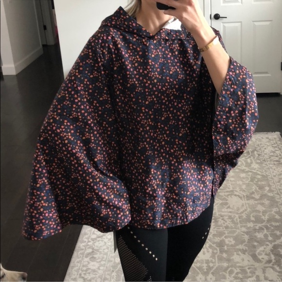 Herschel Supply Company Voyage Poncho In Black Mini Floral Sz XS - Picture 12 of 12